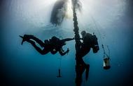 纪录片《深海救援》比《战狼》还燃！防救劲旅下潜330米挑战极限