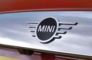 MINI——脚踏时尚与运动两条船的传奇品牌