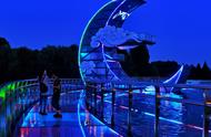 体验鉴湖水上漫步，“夜鲁镇”玻璃栈桥开放！
