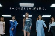 深田恭子在“放置少女”的新游戏广告中，身着迷你礼服