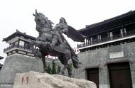 秦末农民战争第一个进关中的是武安侯，不是刘邦，但刘邦耍赖赢了