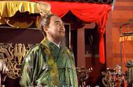 《三国志》中为什么曹操被列入本纪，而刘备和孙权只能屈居列传？