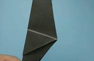 教你用纸折一只漂亮的黑乌鸦，简单几步就能折出，手工创意折纸