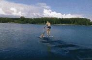 超炫酷的水翼自行车，在水面上如履平地！还要练什么轻功水上漂！