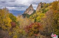 秋赏雾灵山：“一山有三季，十里不同天”