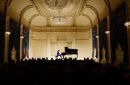 在美国卡内基音乐厅举办个人独奏音乐会，这个中南骨科博士生非同一般！