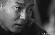 他是80年代最好的演员，与葛优、梁天并称为“喜剧三剑客”，幽默搞笑的外表下，却难掩艺术家的悲凉和寂寞