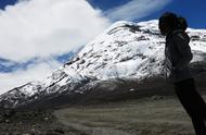 在南美洲厄瓜多尔钦博拉索火山上徒步，雪山比珠穆朗玛峰要高