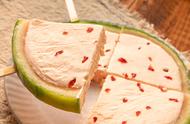用西瓜承包夏天，无糖无奶油的西瓜冰淇淋，口感沙沙超级冰爽
