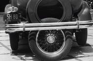 觉得神设计《方便倒车的第五个车轮》1933年使用的倒车入库技术