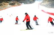 这位昔日的北京海坨山“羊倌”，如今成了国际滑雪教练