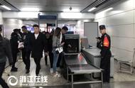 待遇差、工作累、假期少？杭州地铁安检员：每天固定8小时，还会选择其他的兼职