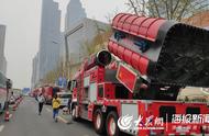 直击：模拟万象城着火 百余人90米云梯消防车参与救援演练