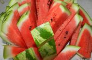 夏天吃西瓜可解暑，但多吃可能会“猝死”！夏季水果应该如何吃