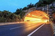 返程路上远离事故，这些隧道安全行车技能要掌握