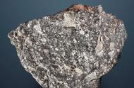家里有矿的你现在可能可以拥有地球上第五大块的月岩