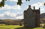 到此一游｜这对父女设计师让16世纪的苏格兰古堡重生