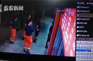 买完单后她“撒腿就跑”留下一屋消防员默默感动