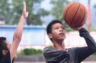 独臂篮球少年将与欧文和杜兰特约球，梦想就是用来实现的