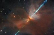 太空光剑出现！哈勃望远镜观测到一罕见天体现象