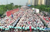 三万龙城市民为爱毅行 “一袋牛奶的暴走”持续激发爱心能量