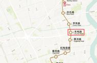 解析上海地铁15号线朱梅路站情况：分开的道路已经重新合并为一条