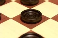 棋盘四四方，棋子似巧克力，古埃及法老时就有的国际跳棋，你会玩吗？