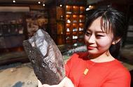 贵州女孩5年捡400多公斤陨石，拒绝天价收购，后任贵州陨石馆馆长