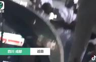 成都理发店多人“跪舔”事件始末：训化成瘾，正在蔓延