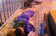 2011年，香港百亿富豪扫大街住破房体验穷人生活，惨遭现实毒打