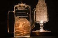 被封印在玻璃杯中的迷你光影世界——会发光的3D纸雕艺术