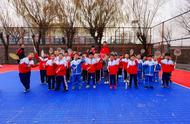 青岛市第九实验小学（夏庄小学）开展低年级羽毛球社团活动