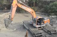 山西朔州附近能清理淤泥的挖掘机又叫水上挖掘机用起来真到位