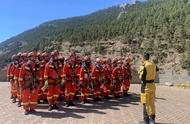 “实景＋实战” 看银川消防绳索（山岳）救援技术培训班的“绳”操作