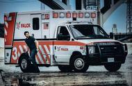 《亡命救护车》：拖泥带水的亡命逃亡