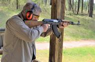 AK-47 适合家庭防御吗？