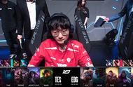 LOL-LPL：Rookie妖姬团战怒斩三杀，TES 3比2击败EDG晋级四强